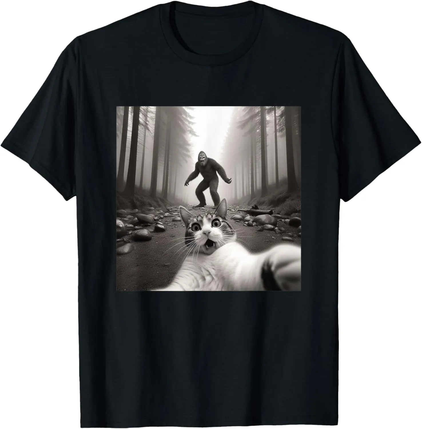 Funny Surprised Scared Cat Selfie With Sasquatsch Bigfoot T-Shirt